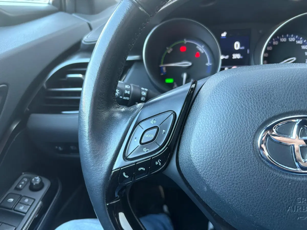 1.8 Hybrid Automaat Dynamic Carplay-android/Camera/Parkeerhulp/Adapt.-cruise/Keyfree