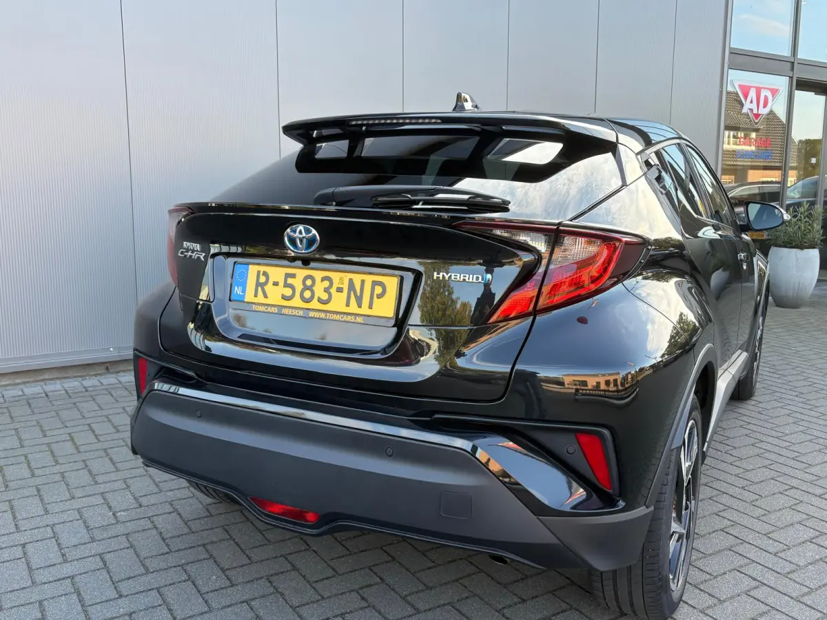 1.8 Hybrid Automaat Dynamic Carplay-android/Camera/Parkeerhulp/Adapt.-cruise/Keyfree