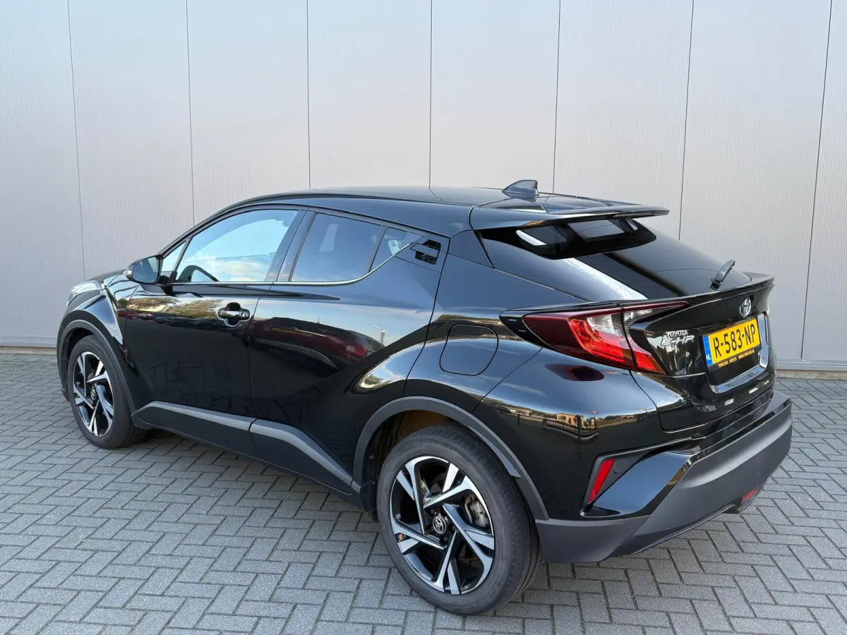 1.8 Hybrid Automaat Dynamic Carplay-android/Camera/Parkeerhulp/Adapt.-cruise/Keyfree