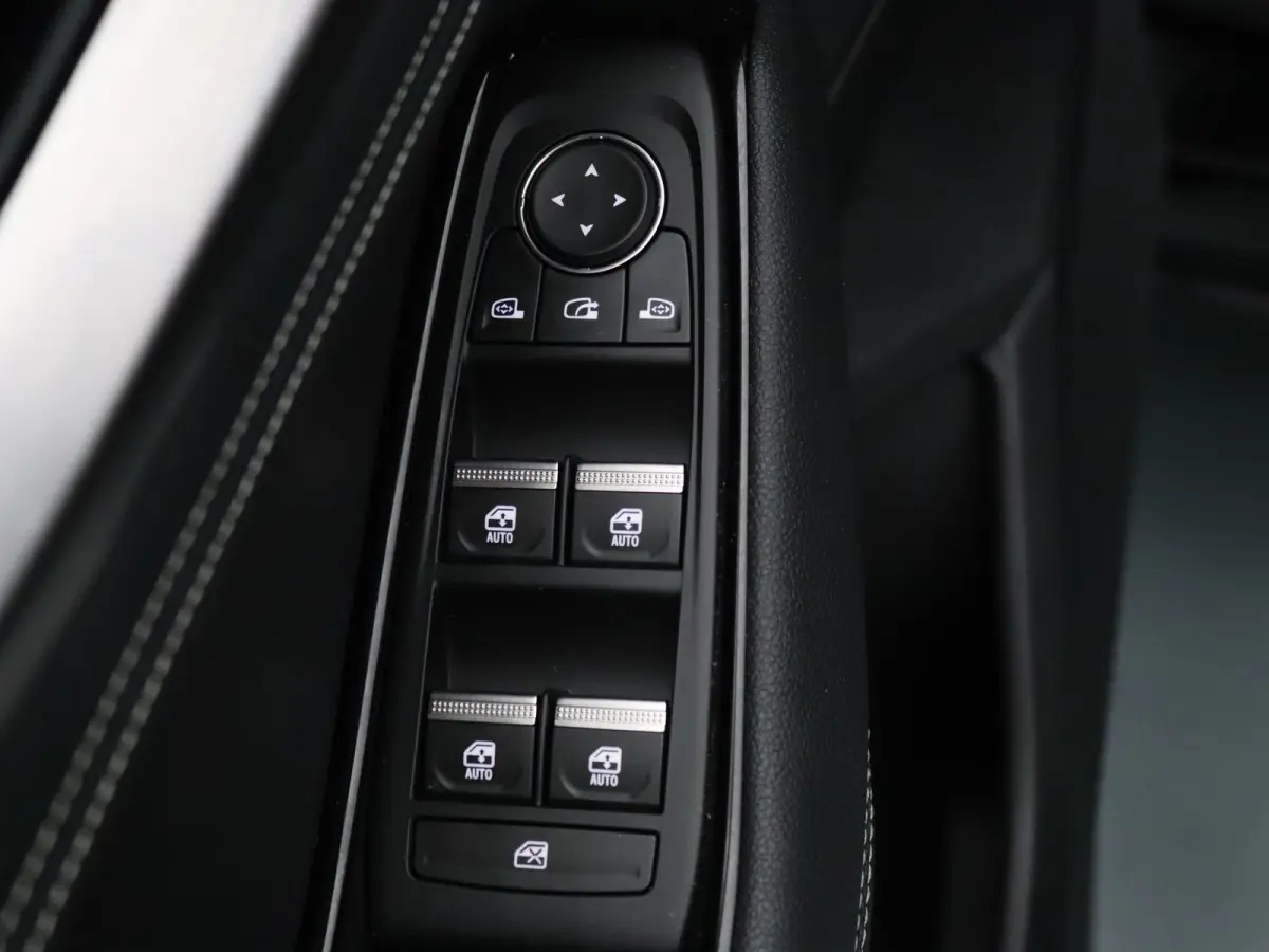 200pk E-Tech full hybrid techno Apple Carplay/Android Auto | Climate