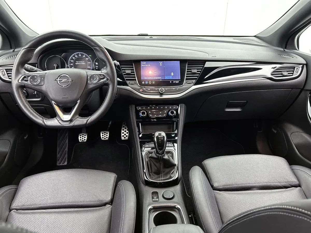 1.2 130pk Launch Elegance | Elektrisch Verstelb. Bestuurdersstoel | Stoel-/Stuuverwarming | Stoelverkoeling | Navigatie | Dodehoekdetectie | 18"LMV | Climate Control | Camera | Cruise Contro