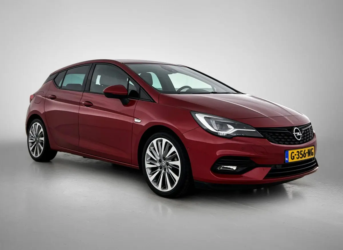 1.2 130pk Launch Elegance | Elektrisch Verstelb. Bestuurdersstoel | Stoel-/Stuuverwarming | Stoelverkoeling | Navigatie | Dodehoekdetectie | 18"LMV | Climate Control | Camera | Cruise Contro