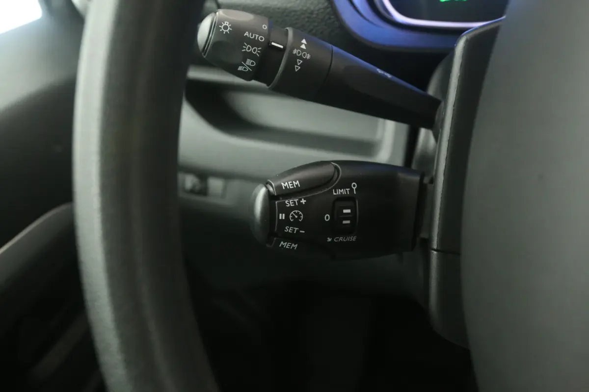 75 kWh Long Range L3H1 | Snelladen | DC | 6 Zits | SOH 92% | Airco | Camera | Cruise | Carplay | Trekhaak