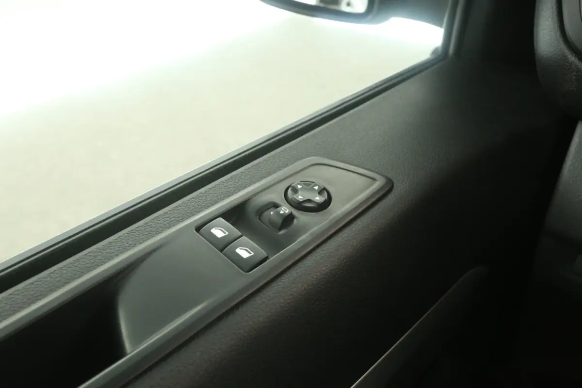75 kWh Long Range L3H1 | Snelladen | DC | 6 Zits | SOH 92% | Airco | Camera | Cruise | Carplay | Trekhaak