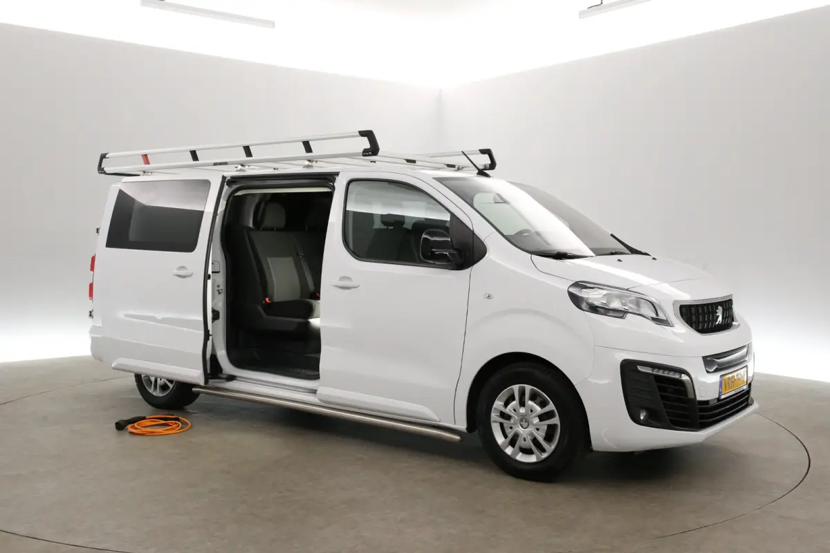 75 kWh Long Range L3H1 | Snelladen | DC | 6 Zits | SOH 92% | Airco | Camera | Cruise | Carplay | Trekhaak