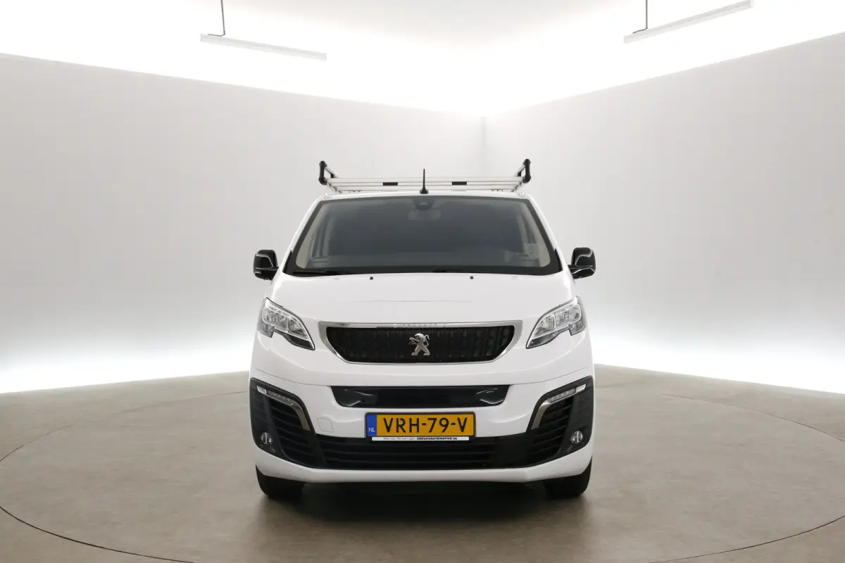 75 kWh Long Range L3H1 | Snelladen | DC | 6 Zits | SOH 92% | Airco | Camera | Cruise | Carplay | Trekhaak