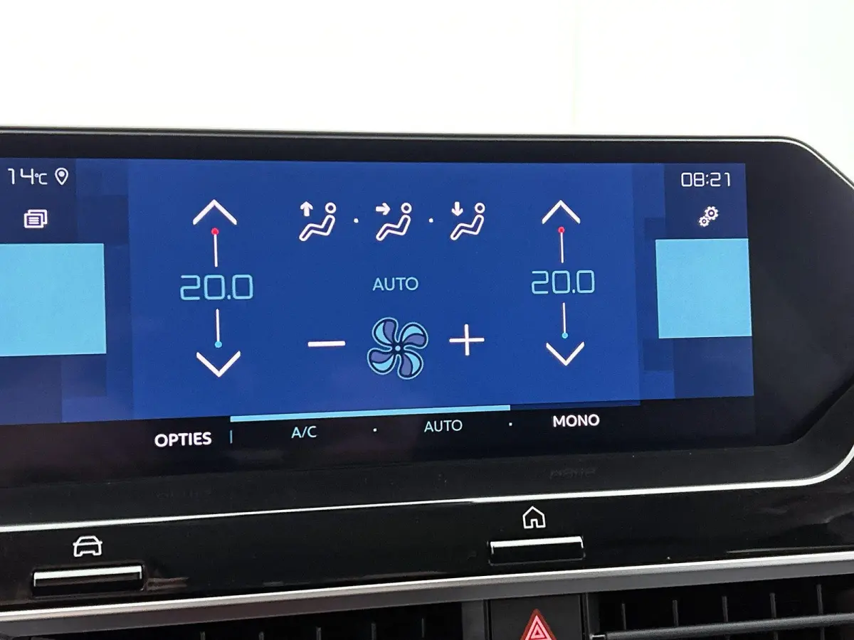 136pk Feel Pack 50 kWh Automaat | 1ste Eigenaar | Head-Up Display | Navigatie | Adaptieve Cruise Control | 17"LMV | Full-LED | Camera | Stoel-/Stuur-/Voorruitverwarming |