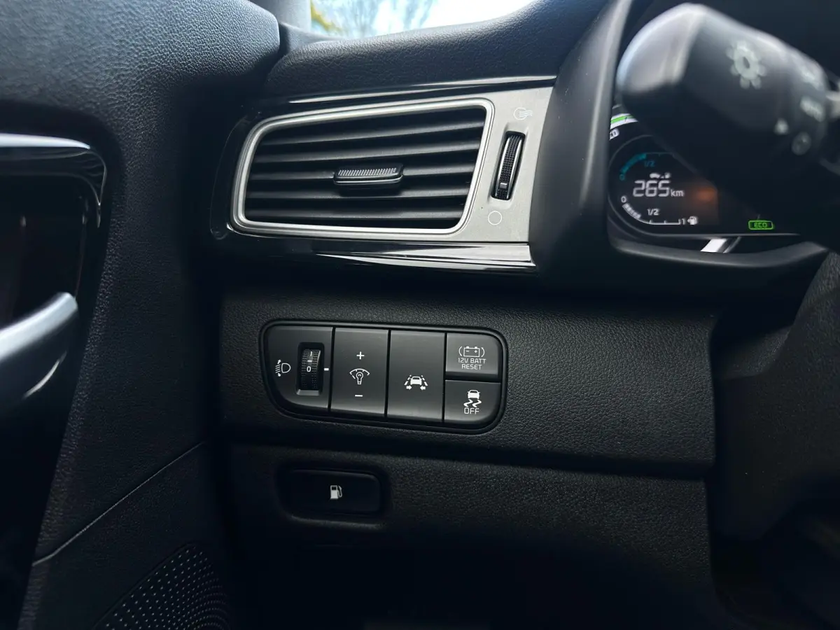 1.6 Hybrid DynamicLine, Airco, CarPlay, Camera, Cruise, Trekhaak, Navi, Lane, NAP