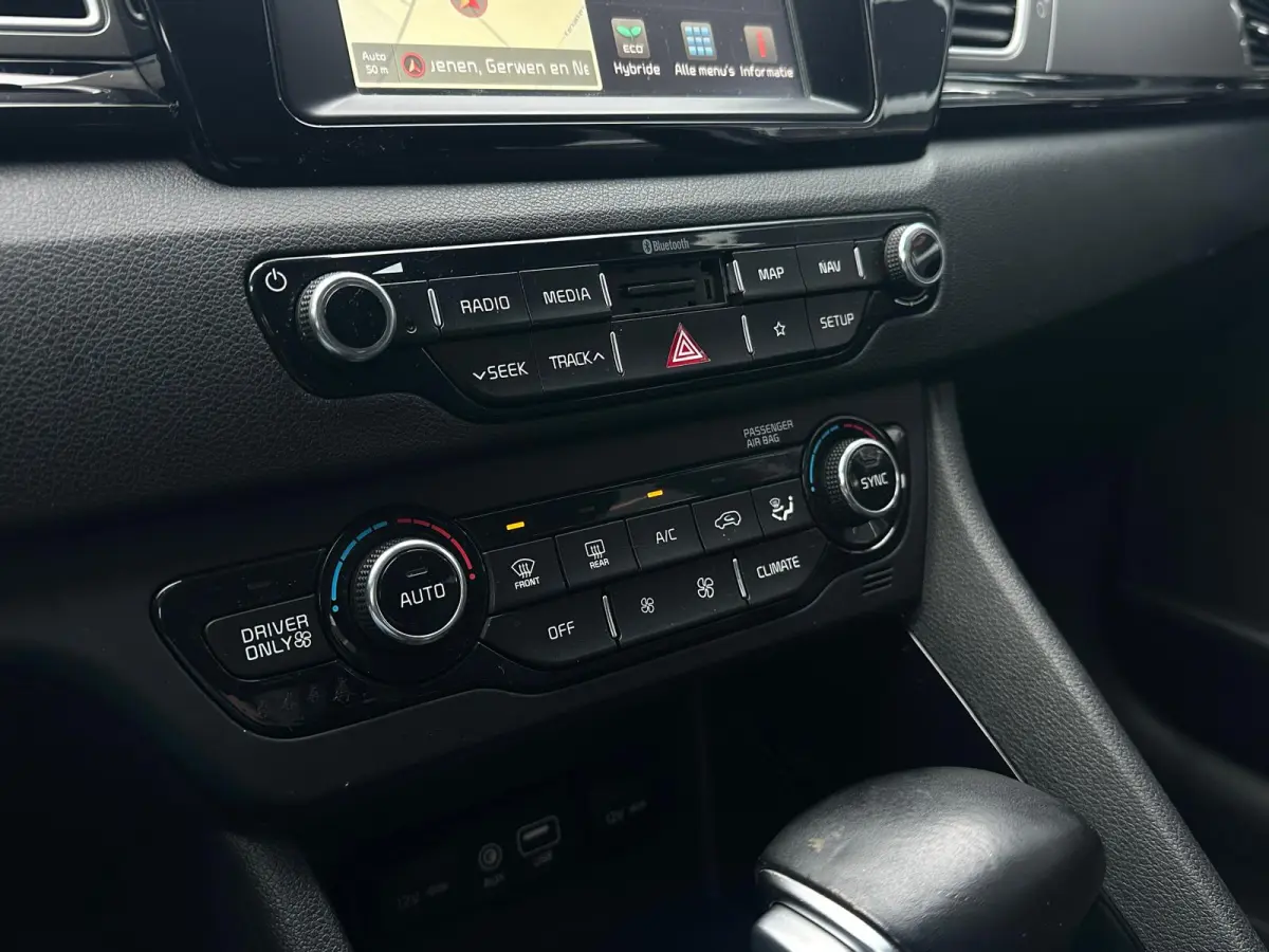 1.6 Hybrid DynamicLine, Airco, CarPlay, Camera, Cruise, Trekhaak, Navi, Lane, NAP