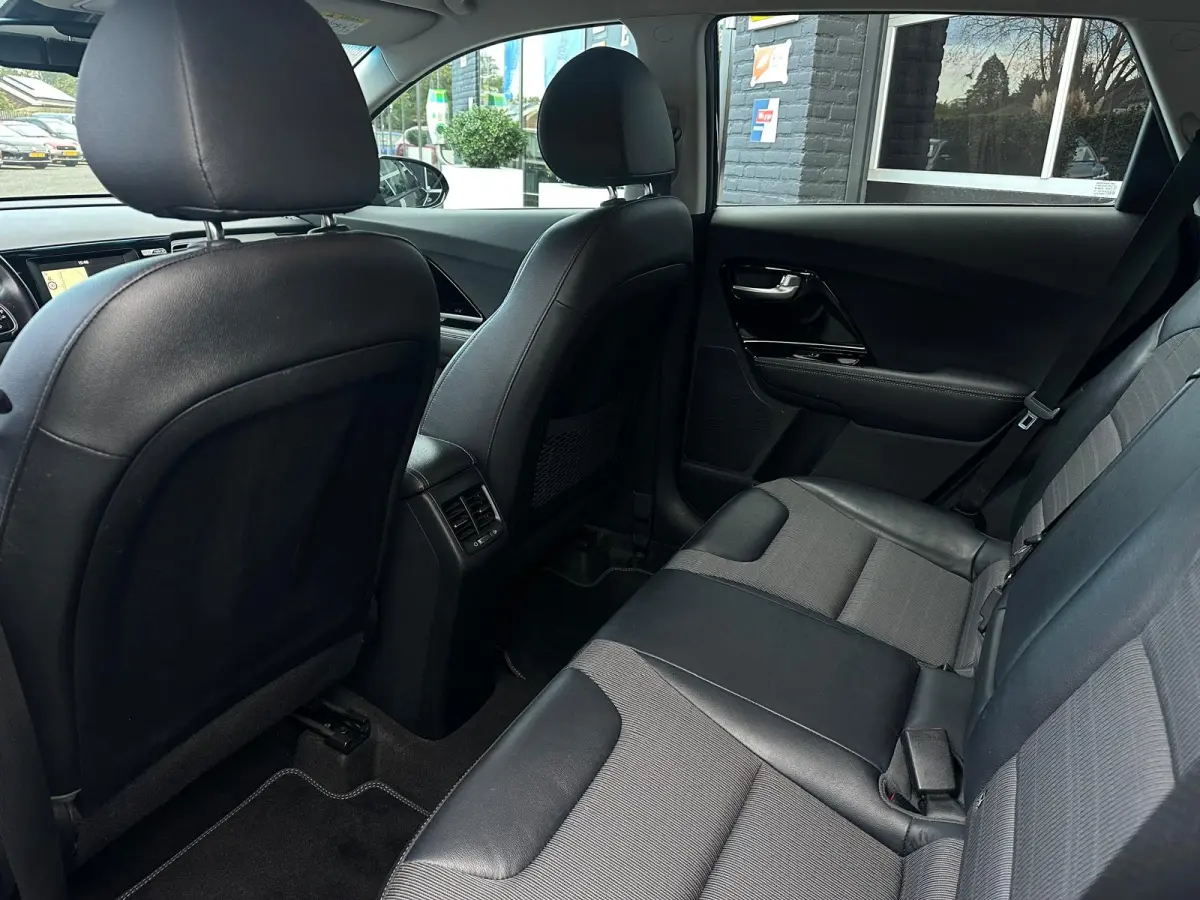 1.6 Hybrid DynamicLine, Airco, CarPlay, Camera, Cruise, Trekhaak, Navi, Lane, NAP