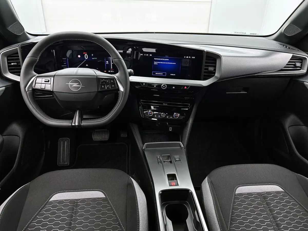 156pk Edition 54 kWh Automaat | Tot 8 Jaar Garantie | Navigatie | Adaptieve Cruise Control | Camera | Climate Control | Dodehoekdetectie | LED |