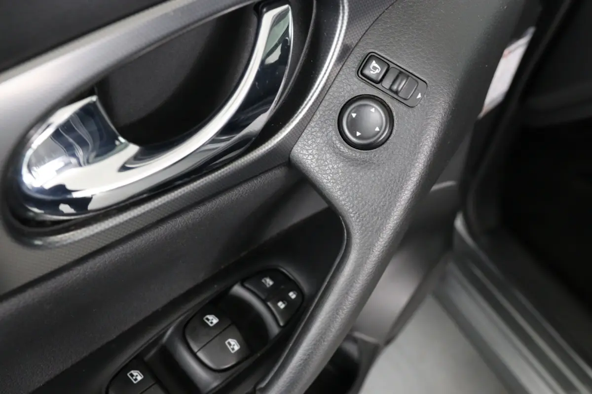 1.3 DIG-T N-Connecta | Panoramadak | LED | 360 Camera | Navi | Clima | Stoelverwarming | Cruise Control | Parkeersensoren V+A | Keyless | DAB | Lichtmetalen Velgen