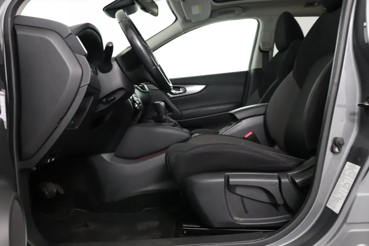 1.3 DIG-T N-Connecta | Panoramadak | LED | 360 Camera | Navi | Clima | Stoelverwarming | Cruise Control | Parkeersensoren V+A | Keyless | DAB | Lichtmetalen Velgen