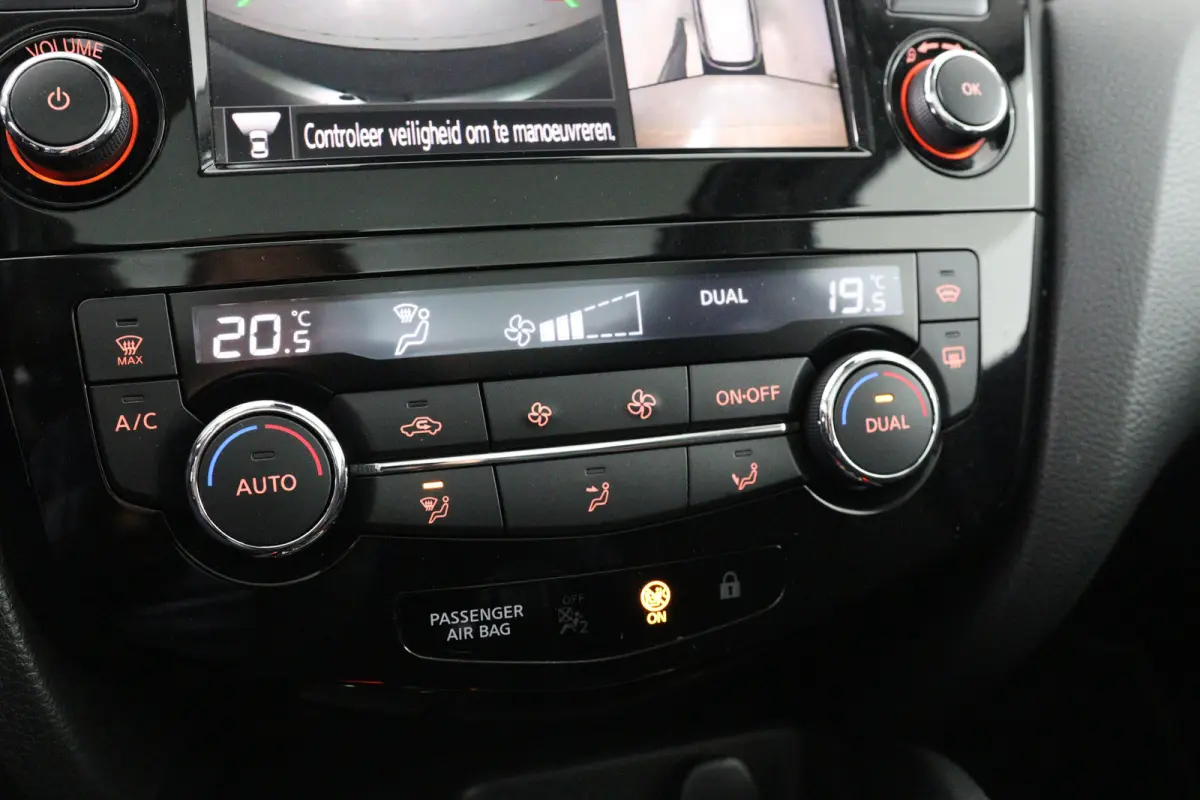 1.3 DIG-T N-Connecta | Panoramadak | LED | 360 Camera | Navi | Clima | Stoelverwarming | Cruise Control | Parkeersensoren V+A | Keyless | DAB | Lichtmetalen Velgen