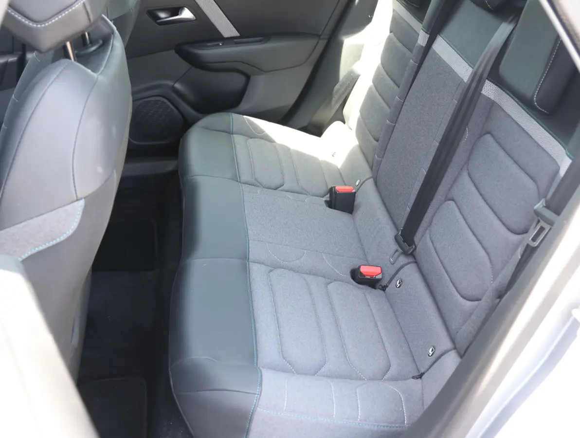 You 50 kWh 1ste Eigenaar | Warmtepomp | Camera | Cruise Control | Apple Carplay & Android Auto | 17" LMV
