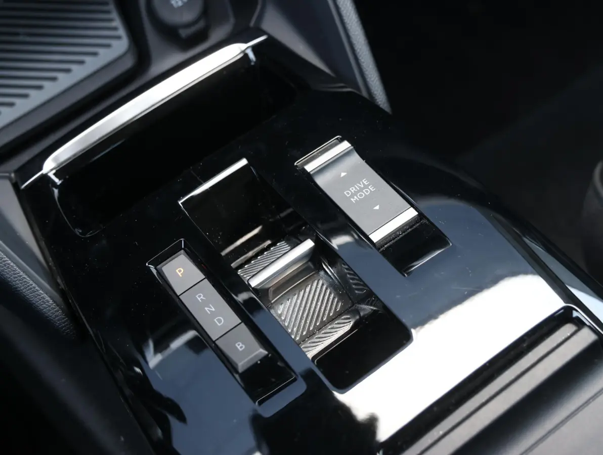 You 50 kWh 1ste Eigenaar | Warmtepomp | Camera | Cruise Control | Apple Carplay & Android Auto | 17" LMV