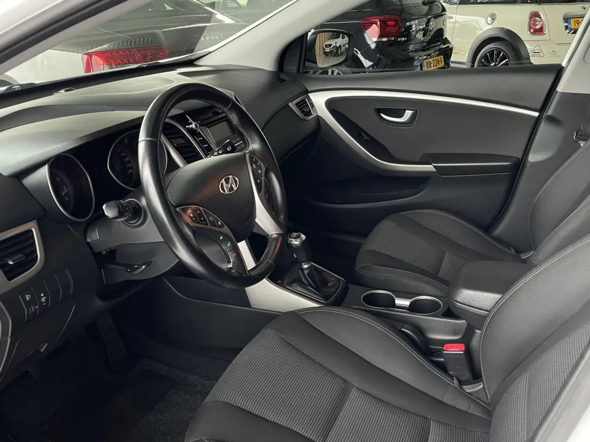 2016 wit 1.6 GDi Comfort