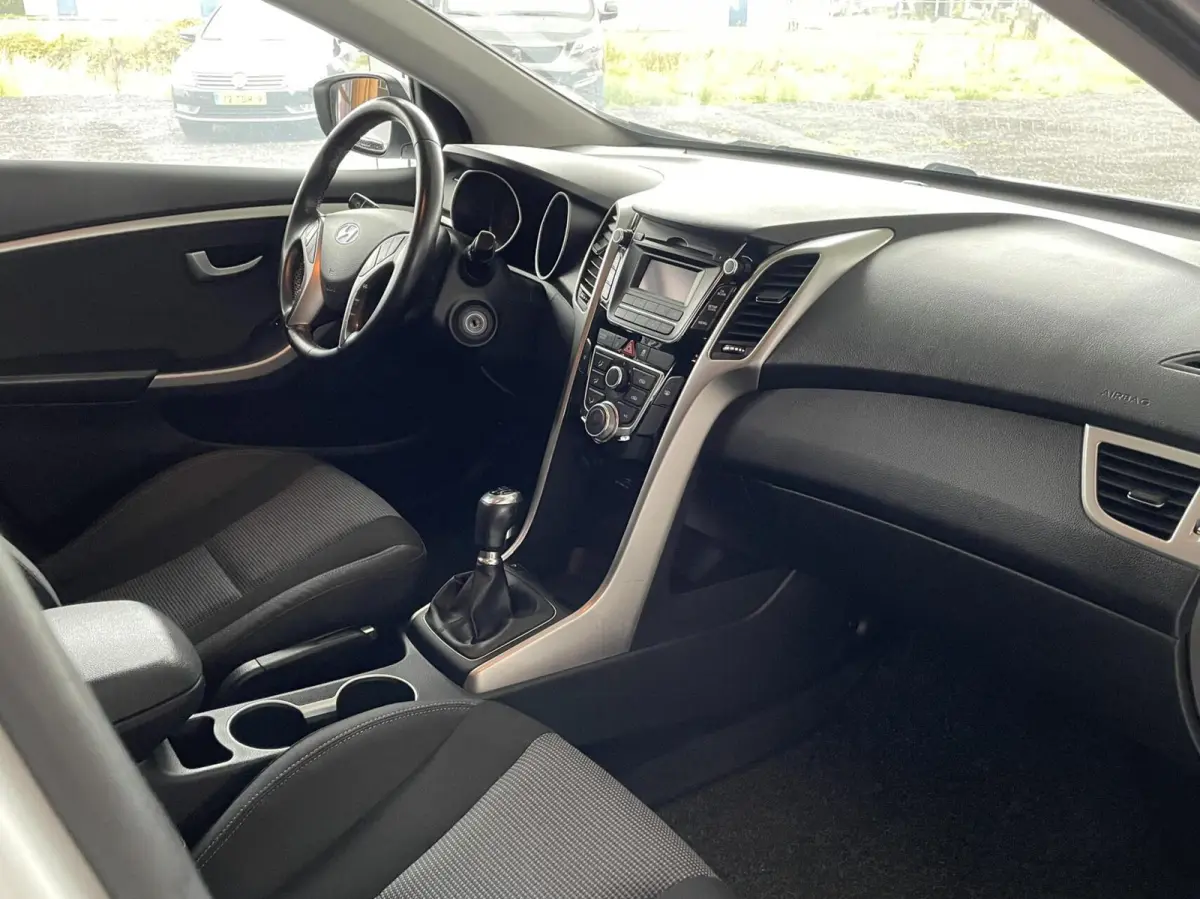 2016 wit 1.6 GDi Comfort