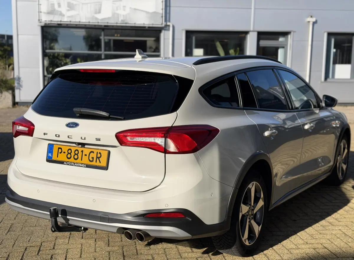 1.0 EcoBoost Active Business 125PK | Nette Staat | Trekhaak | Achteruitrijcamera | Parkeersensoren Voor en Achter | Carplay | Navigatie | Elektrische Bestuurdersstoel | Privacy Glass | Cruis