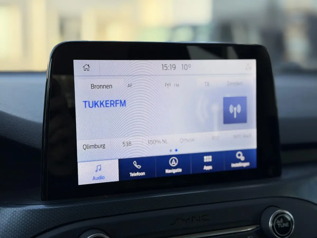 1.0 EcoBoost Active Business 125PK | Nette Staat | Trekhaak | Achteruitrijcamera | Parkeersensoren Voor en Achter | Carplay | Navigatie | Elektrische Bestuurdersstoel | Privacy Glass | Cruis