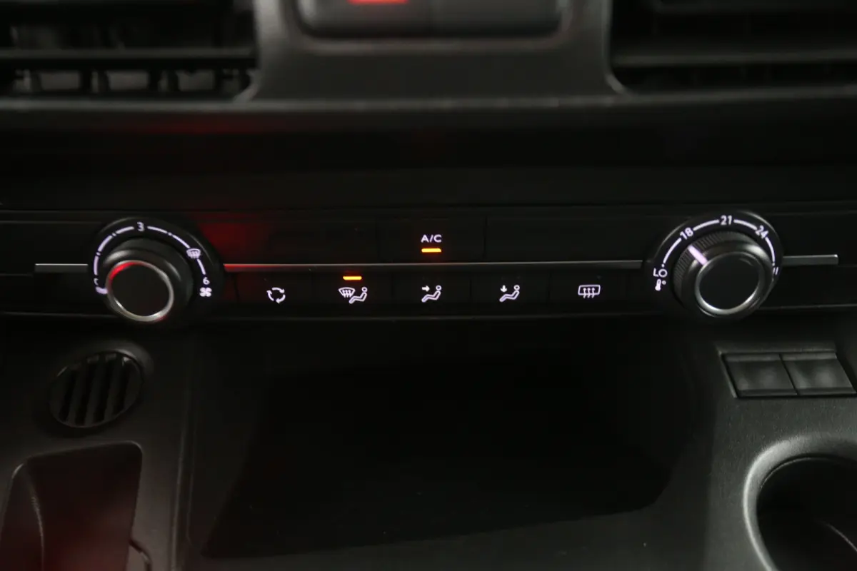 1.5 BlueHDI Pro | 3 Zits | Airco | Cruise | Carplay | Parkeersensoren