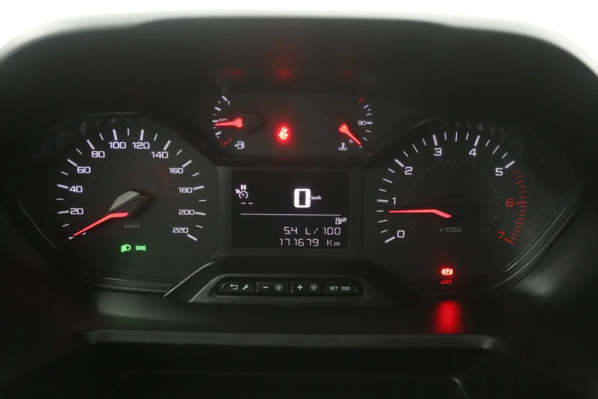1.5 BlueHDI Pro | 3 Zits | Airco | Cruise | Carplay | Parkeersensoren