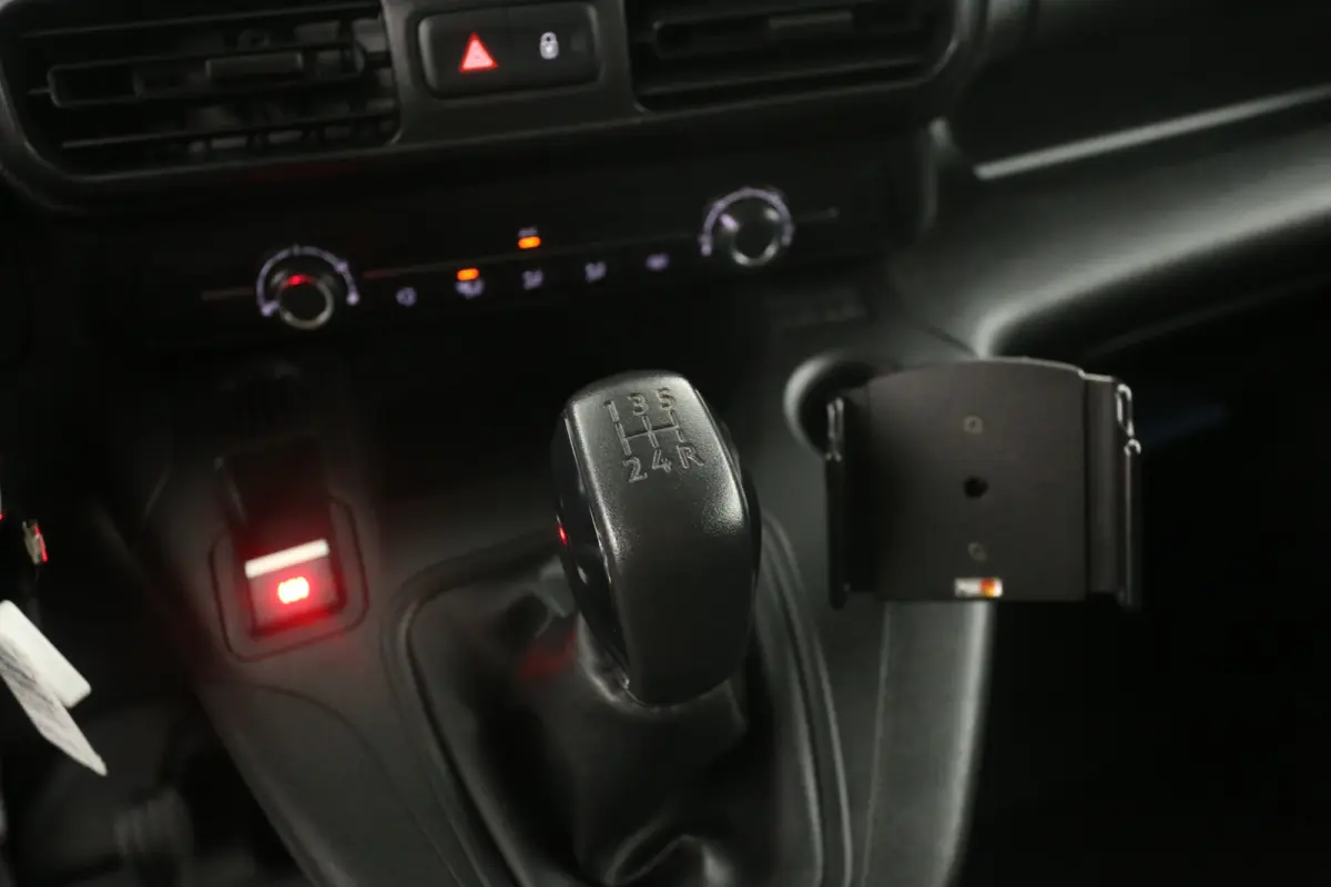 1.5 BlueHDI Pro | 3 Zits | Airco | Cruise | Carplay | Parkeersensoren