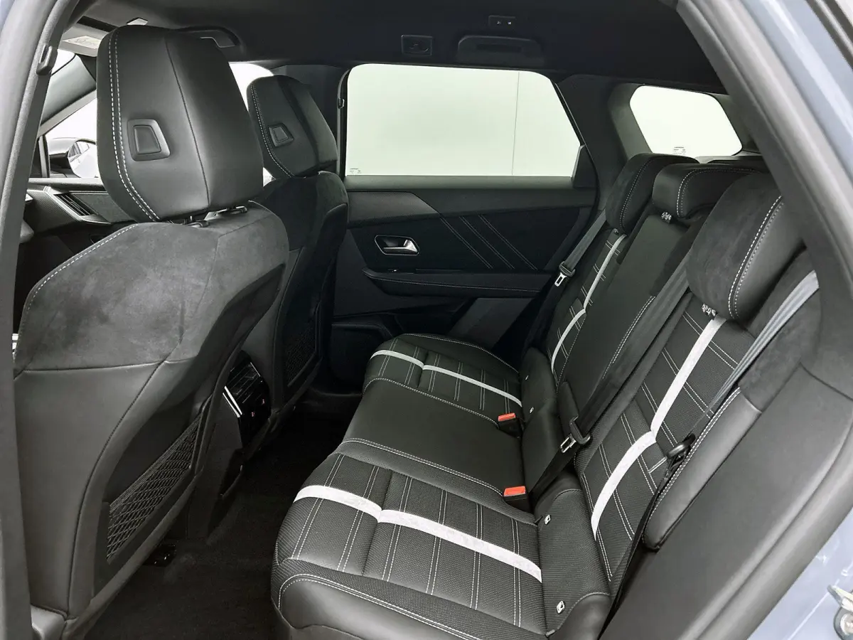 213pk Ultimate 73 kWh Automaat | Tot 8 Jaar Garantie | Elektrisch Verstelb. Bestuurdersstoel | Matrix-LED | Elektrische Achterklep | Navigatie | Adaptieve Cruise Control | Stoel-/Stuurverwar