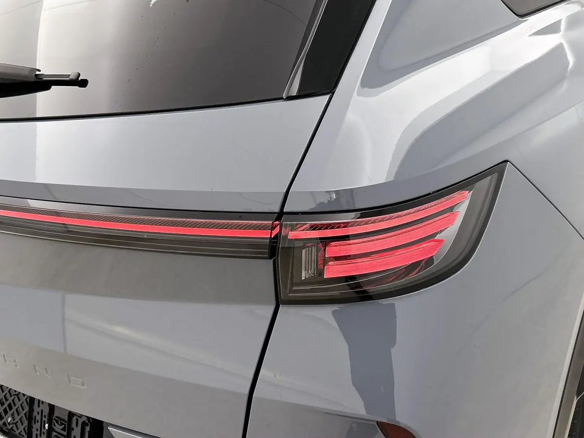 213pk Ultimate 73 kWh Automaat | Tot 8 Jaar Garantie | Elektrisch Verstelb. Bestuurdersstoel | Matrix-LED | Elektrische Achterklep | Navigatie | Adaptieve Cruise Control | Stoel-/Stuurverwar