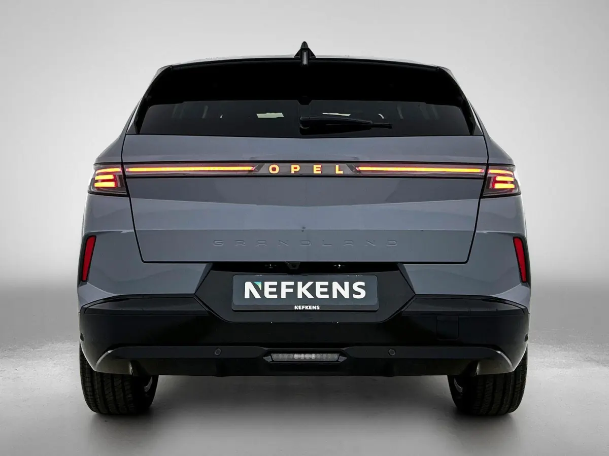 213pk Ultimate 73 kWh Automaat | Tot 8 Jaar Garantie | Elektrisch Verstelb. Bestuurdersstoel | Matrix-LED | Elektrische Achterklep | Navigatie | Adaptieve Cruise Control | Stoel-/Stuurverwar