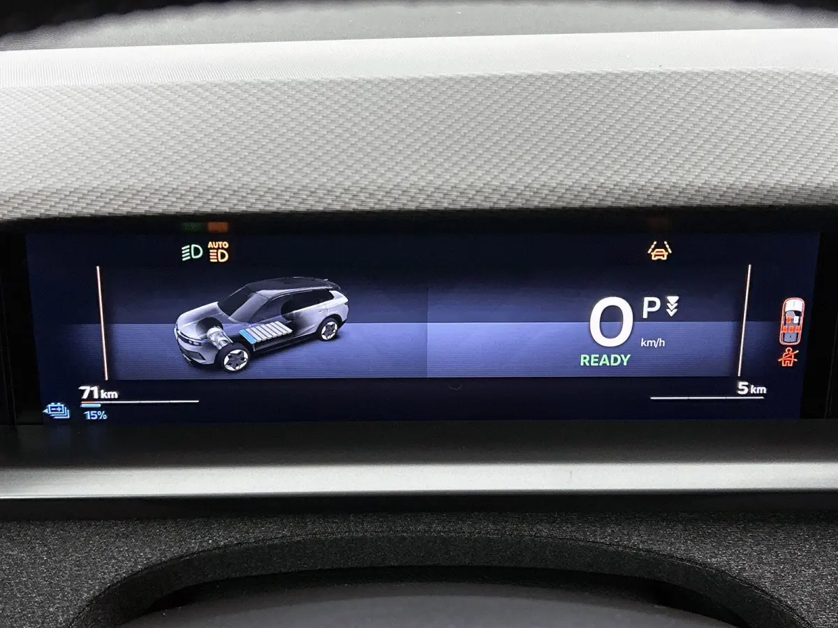 213pk Ultimate 73 kWh Automaat | Tot 8 Jaar Garantie | Elektrisch Verstelb. Bestuurdersstoel | Matrix-LED | Elektrische Achterklep | Navigatie | Adaptieve Cruise Control | Stoel-/Stuurverwar
