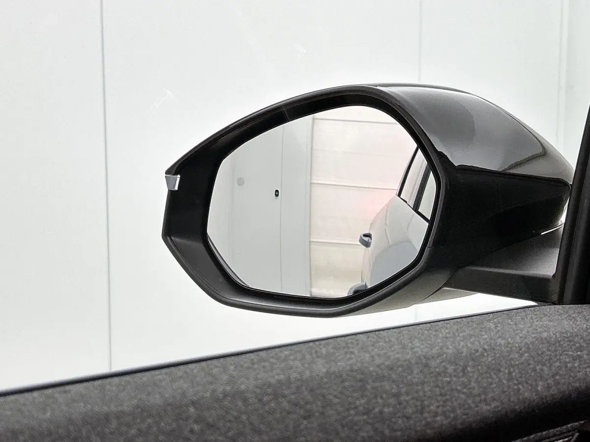 213pk Ultimate 73 kWh Automaat | Tot 8 Jaar Garantie | Elektrisch Verstelb. Bestuurdersstoel | Matrix-LED | Elektrische Achterklep | Navigatie | Adaptieve Cruise Control | Stoel-/Stuurverwar