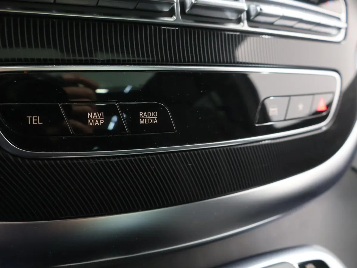 300 L2 90 kWh | 7-ZITS | PRIJS EX. BTW | ELK. SCHUIFDEUR L+R | DISTRONIC PLUS | 7-ZITS | NAVIGATIE | PARKEERCAMERA | LM VELGEN | PANORAMADAK