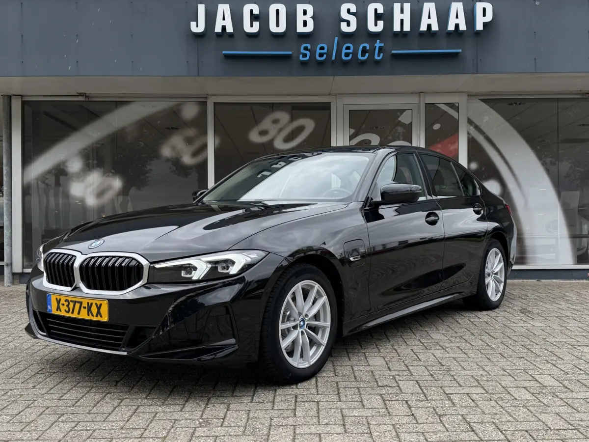 320e PHEV / Camera / Leder / Carplay / Sensoren / Cruise /