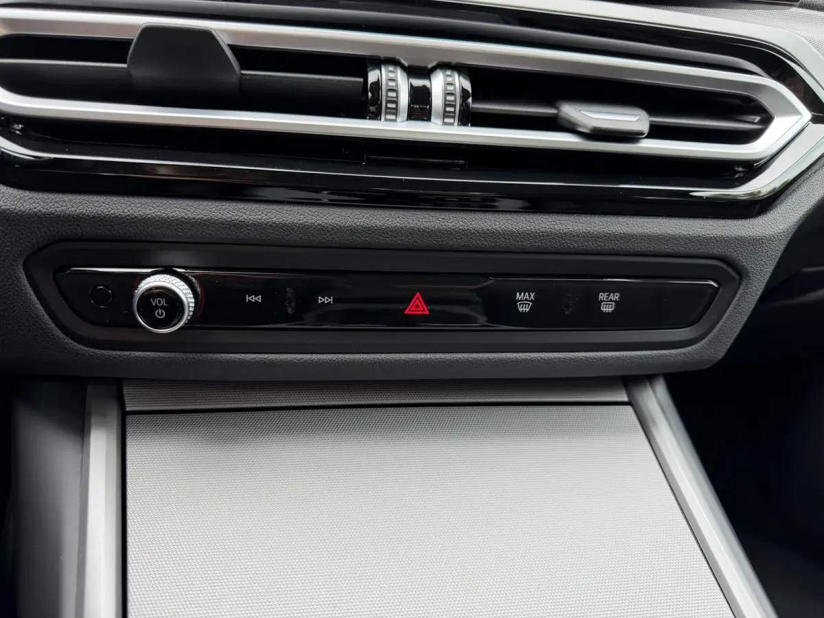 320e PHEV / Camera / Leder / Carplay / Sensoren / Cruise /