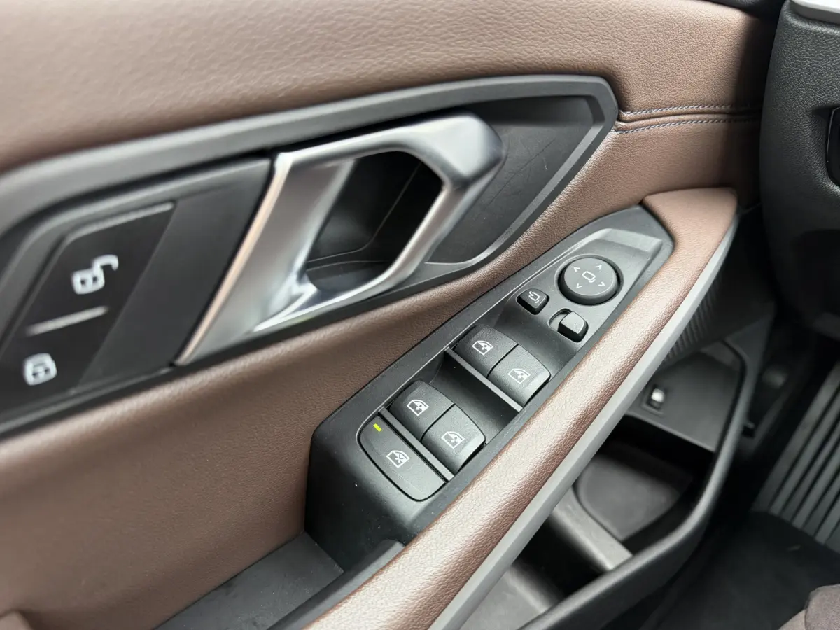 320e PHEV / Camera / Leder / Carplay / Sensoren / Cruise /