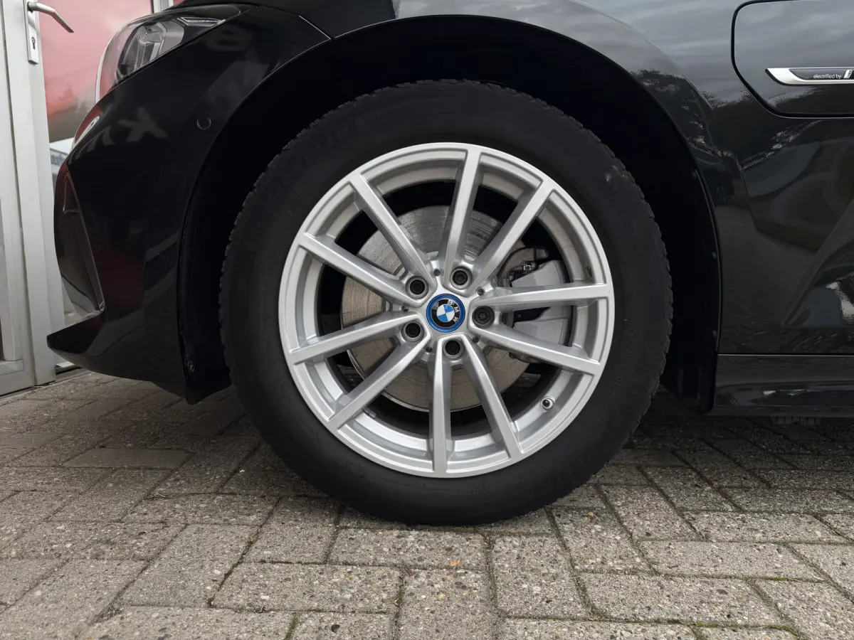 320e PHEV / Camera / Leder / Carplay / Sensoren / Cruise /