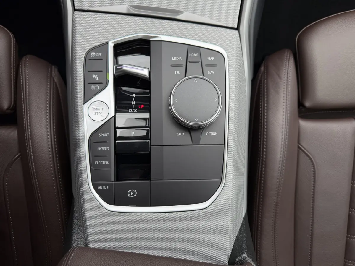 320e PHEV / Camera / Leder / Carplay / Sensoren / Cruise /