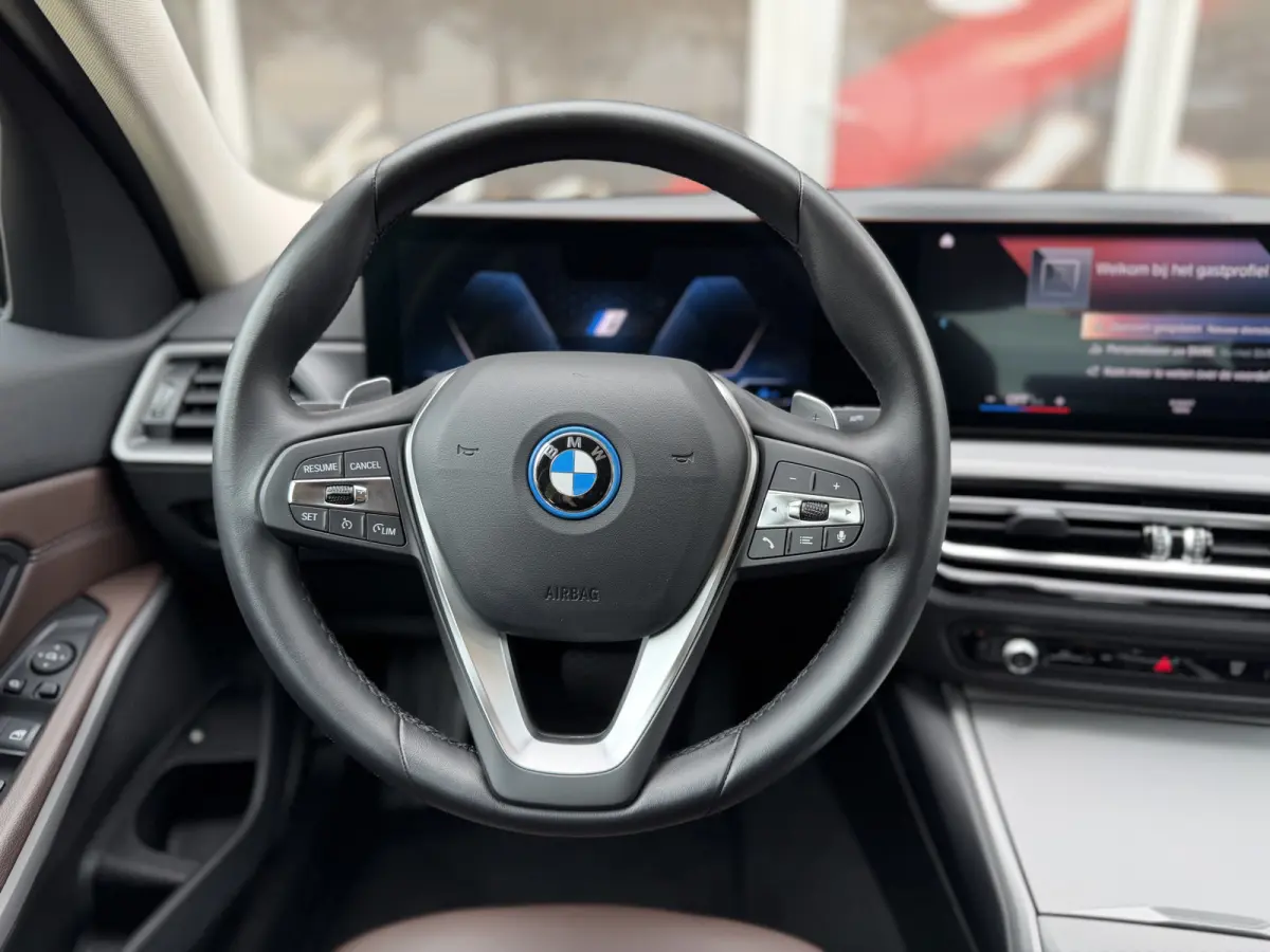 320e PHEV / Camera / Leder / Carplay / Sensoren / Cruise /