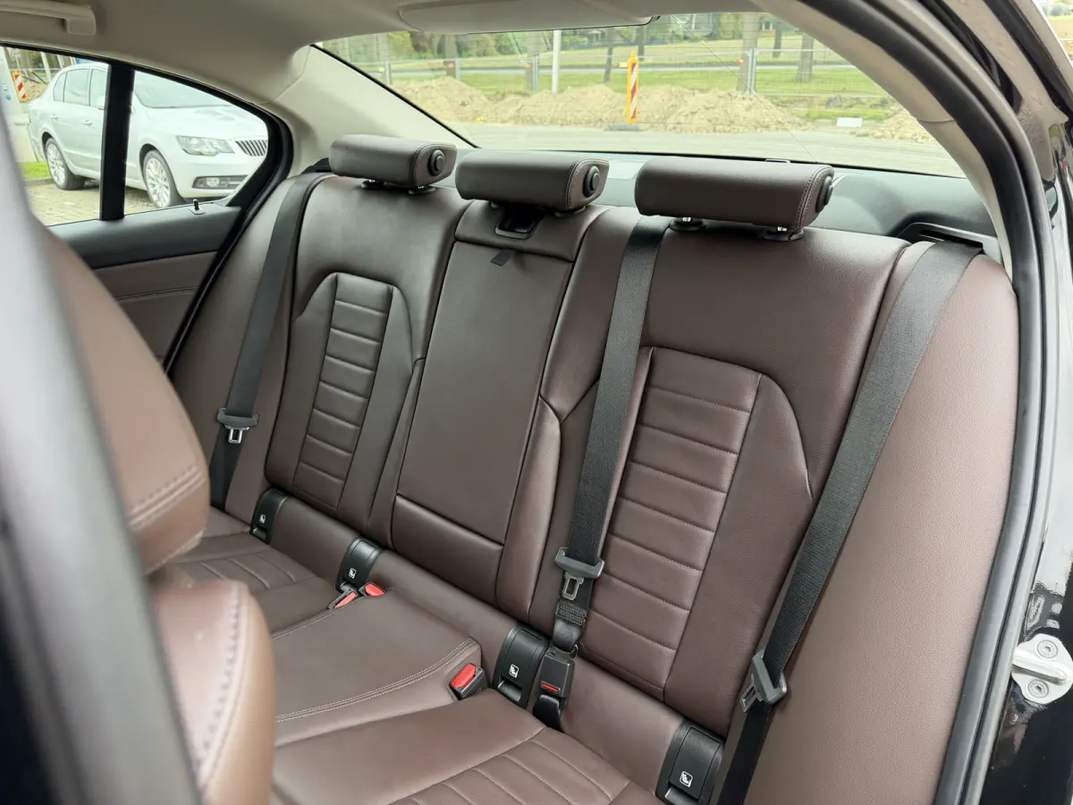 320e PHEV / Camera / Leder / Carplay / Sensoren / Cruise /