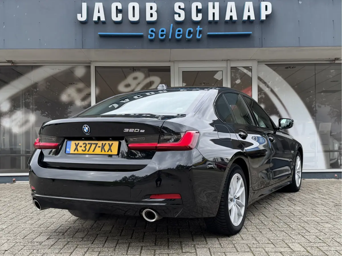 320e PHEV / Camera / Leder / Carplay / Sensoren / Cruise /