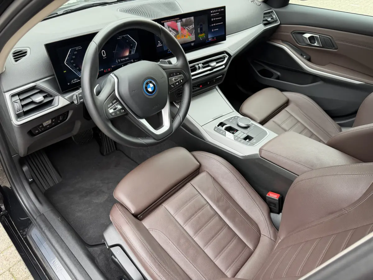 320e PHEV / Camera / Leder / Carplay / Sensoren / Cruise /