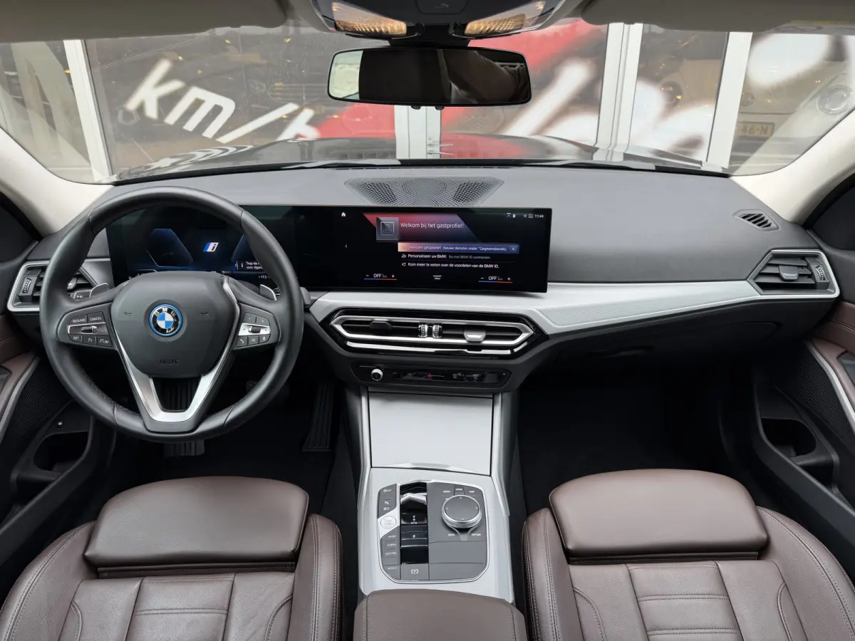 320e PHEV / Camera / Leder / Carplay / Sensoren / Cruise /