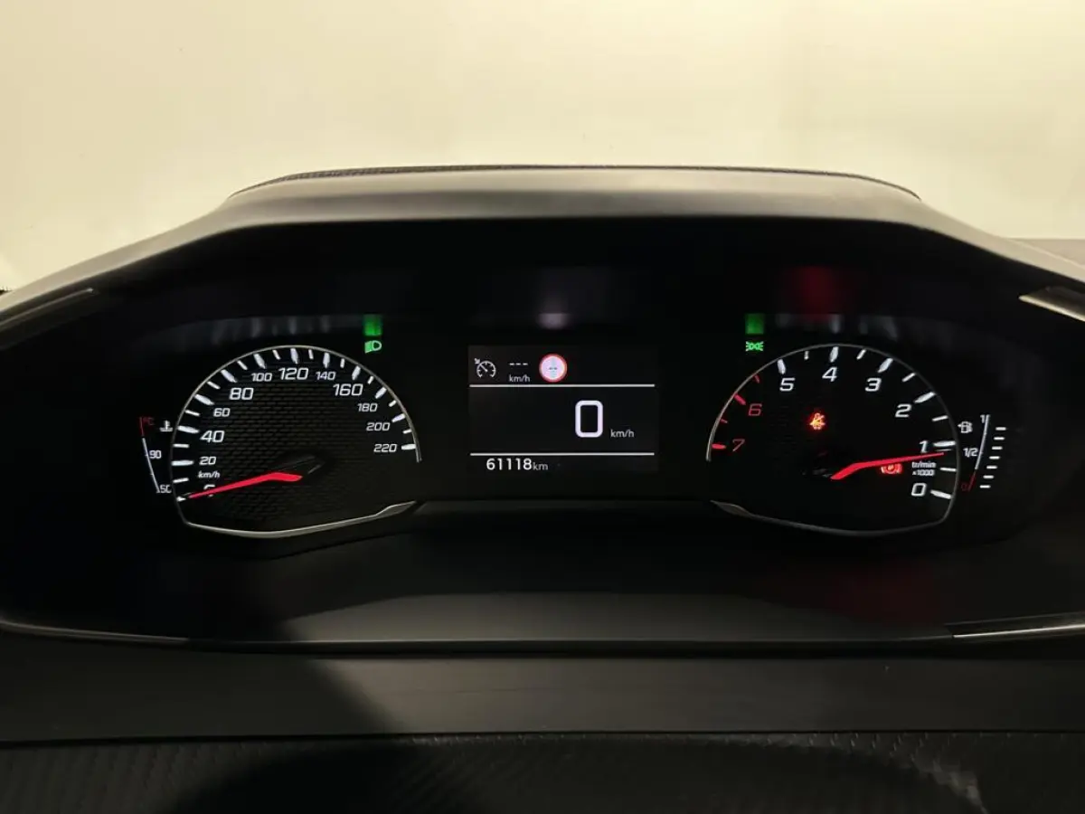 1.2 PureTech Active Pack CRUISE NAVIGATIE CARPLAY LM.