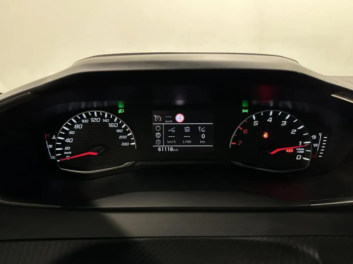 1.2 PureTech Active Pack CRUISE NAVIGATIE CARPLAY LM.
