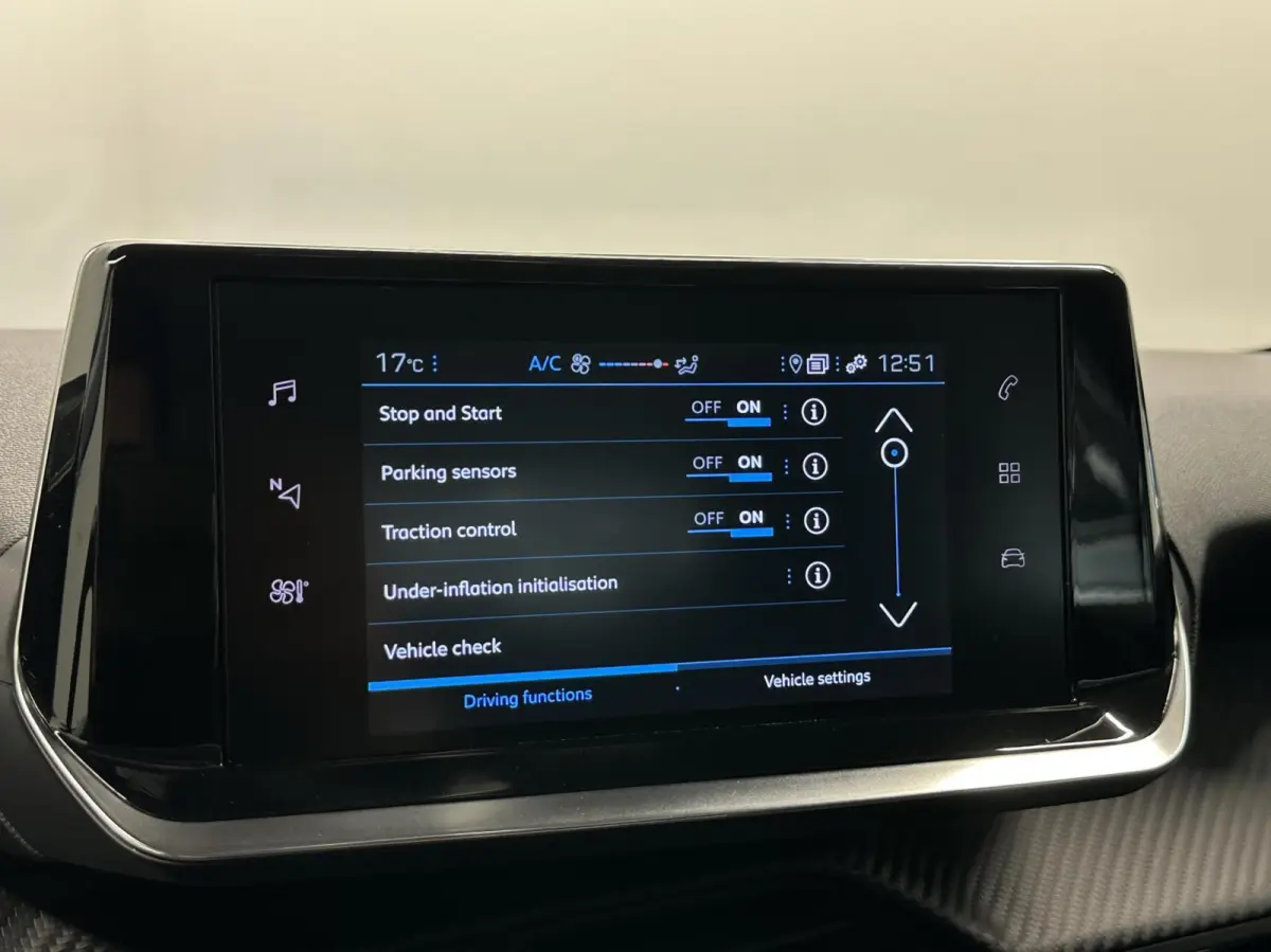 1.2 PureTech Active Pack CRUISE NAVIGATIE CARPLAY LM.