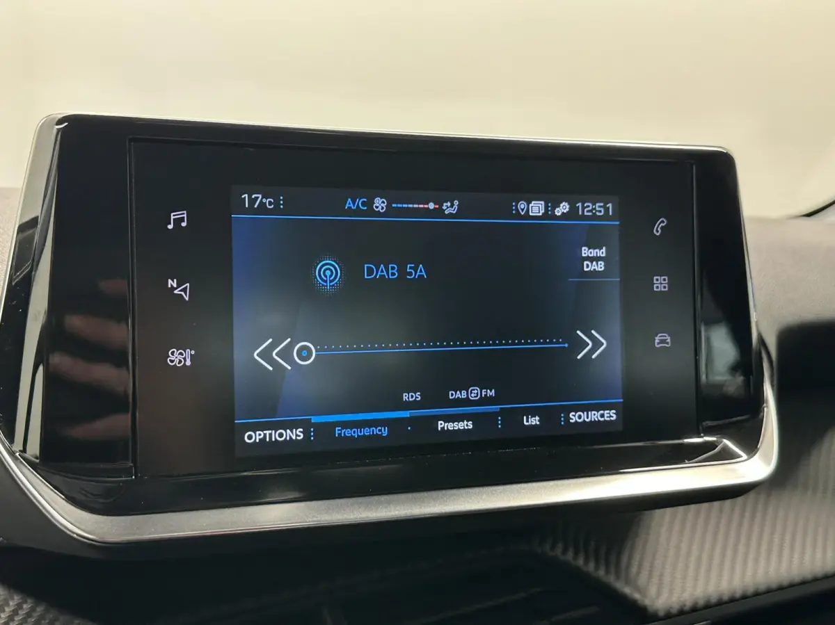 1.2 PureTech Active Pack CRUISE NAVIGATIE CARPLAY LM.
