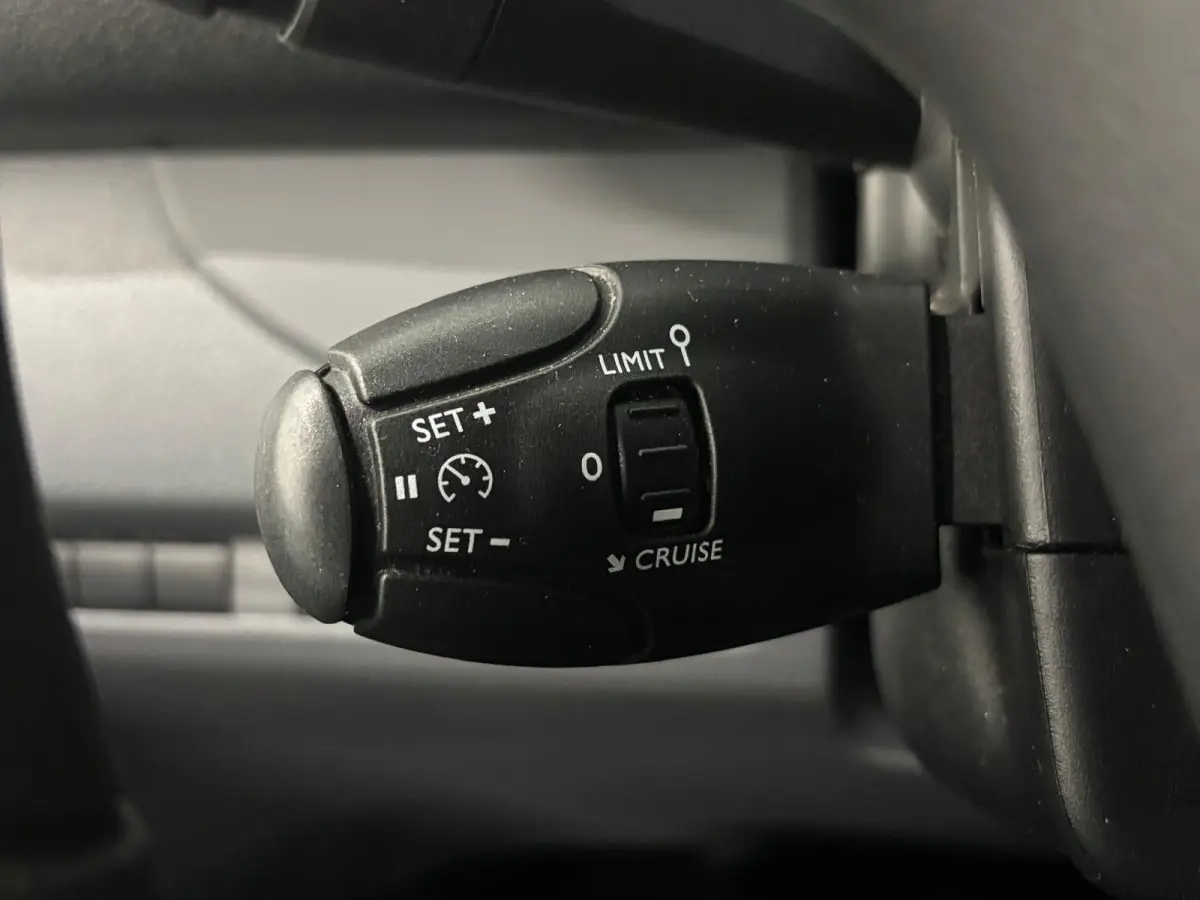 2.0 BlueHDI 120pk L3H1 Airco Cruise Control Trekhaak Stoelverwarming Inrichting