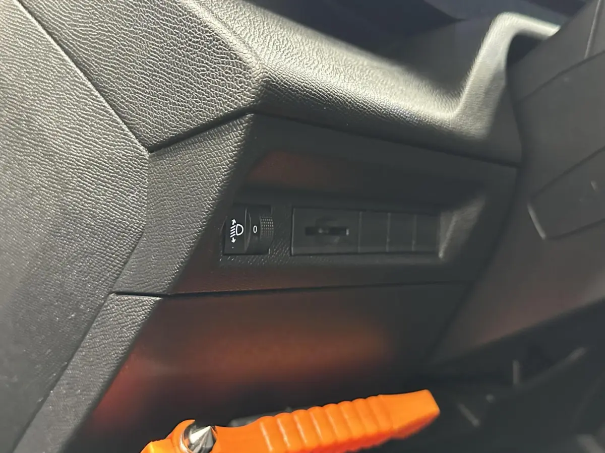 1.2 PureTech Active Pack Business TREKHAAK NAVI CARPLAY CRUISE ECC.