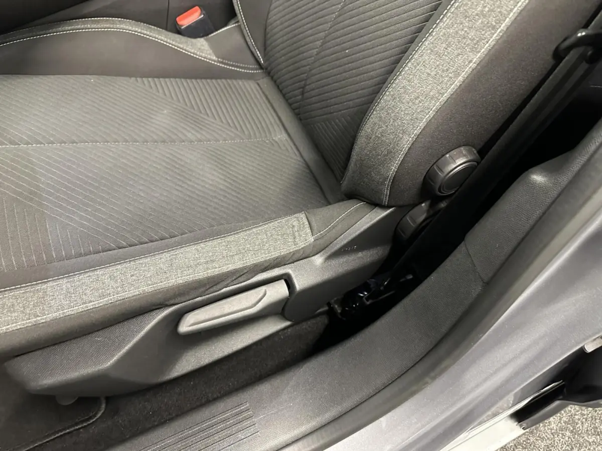 1.2 PureTech Active Pack Business TREKHAAK NAVI CARPLAY CRUISE ECC.